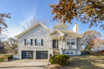 2314 NE Springbrook St Blue Springs, MO 64014
